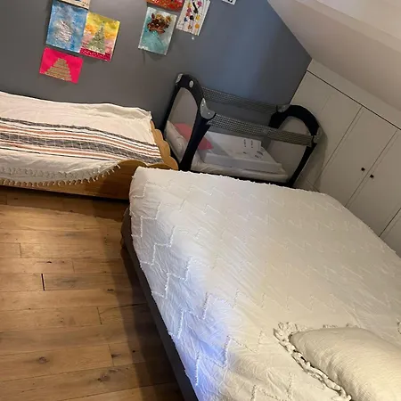 Holiday home Entire House With Garden, Paris 10minsdisney30 *