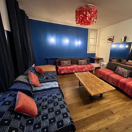 Holiday home Entire House With Garden, Paris 10minsdisney30 Vincennes